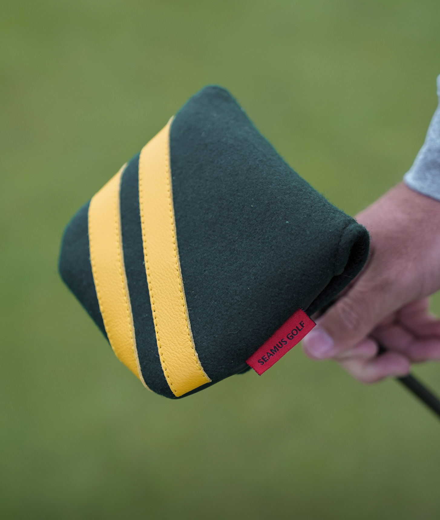 Alister Center Shafted Mallet Putter Cover